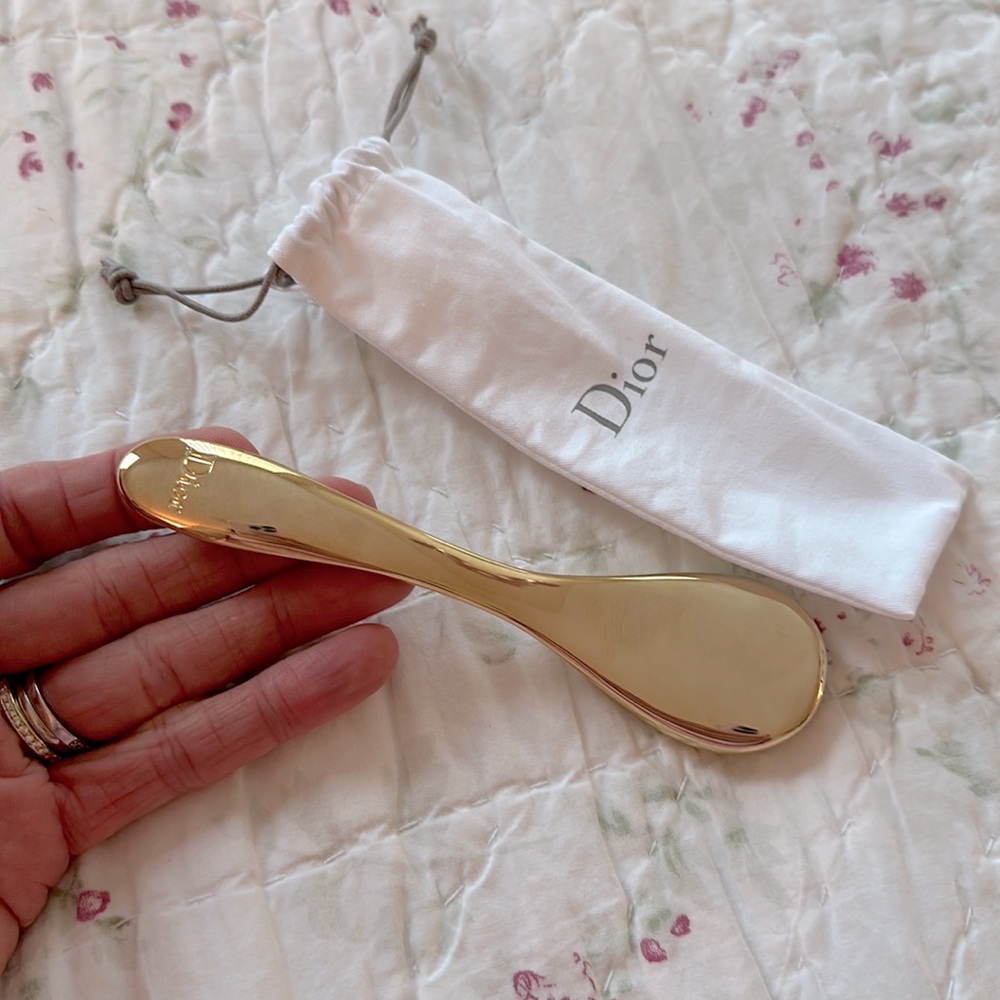 𝗗𝗜𝗢𝗥 Prestige Le Pétale Multi Perlé Face Massager!